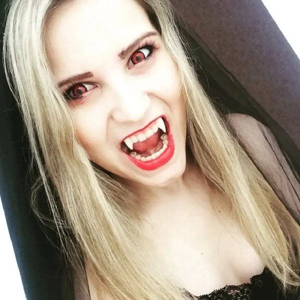 commsmarket-Automatic Retractable Vampire Fangs