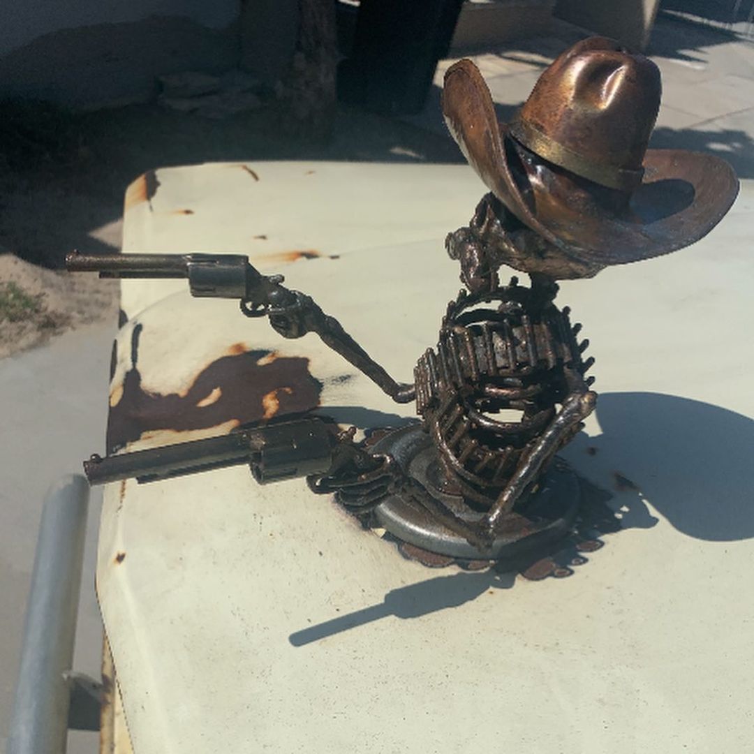 commsmarket-Handmade Cast Cowboy Skull Gunslinger Hood Ornament Sculpture