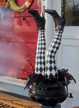 commsmarket-Animated Kicking Witch Legs