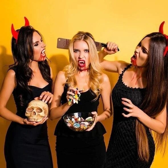 commsmarket-Automatic Retractable Vampire Fangs